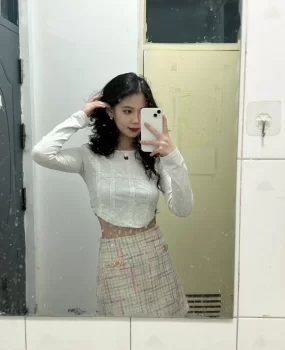 分享市南区风骚小妖精粉嫩会潮喷