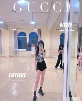 襄阳火车站少妇